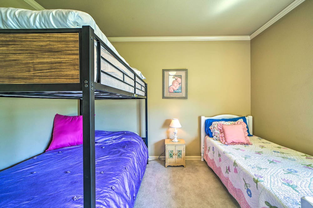 Photo of Bedroom in Sand Springs