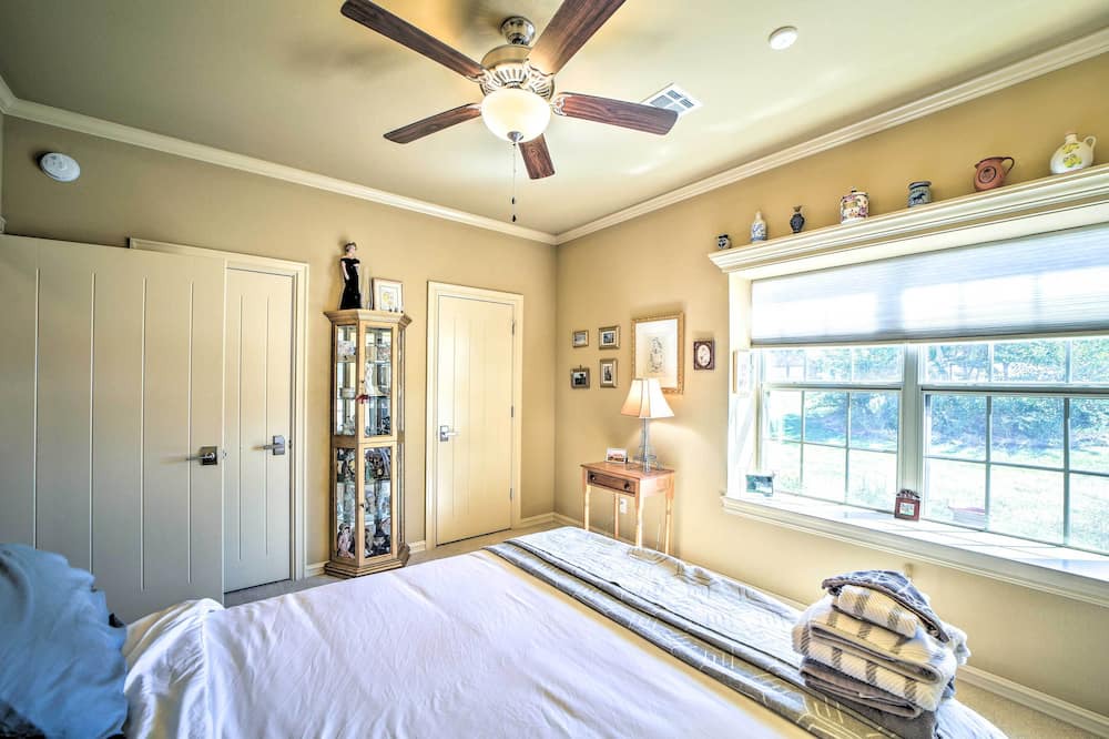 Photo of Bedroom in Sand Springs