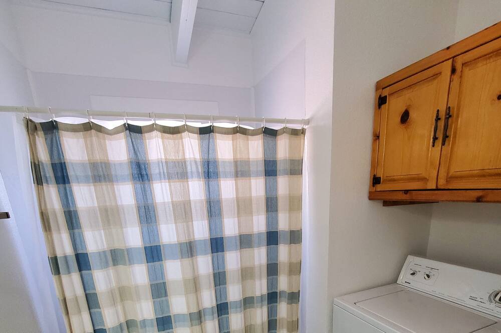 Photo of Bathroom in Glendo