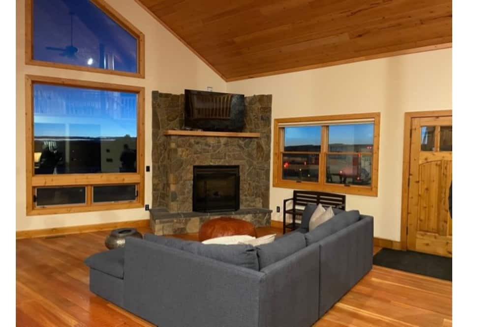 Photo of Livingroom in Lewistown