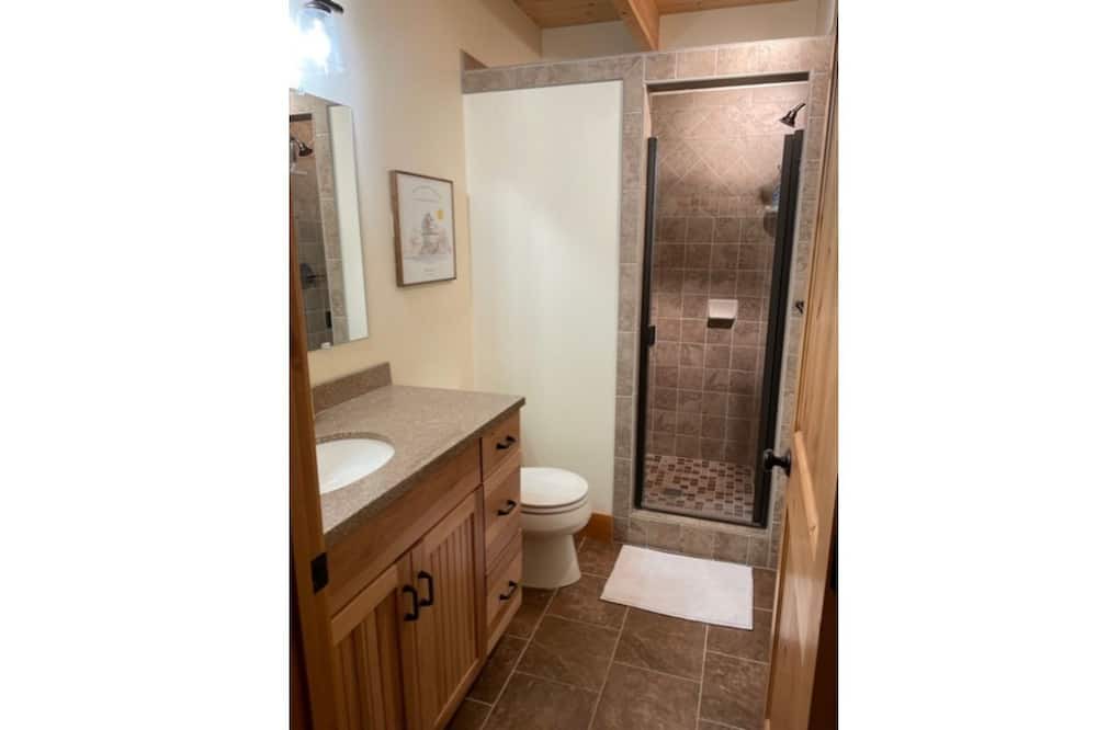 Photo of Bathroom in Lewistown