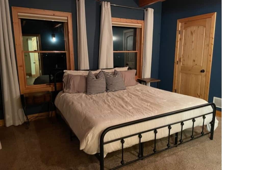 Photo of Bedroom in Lewistown