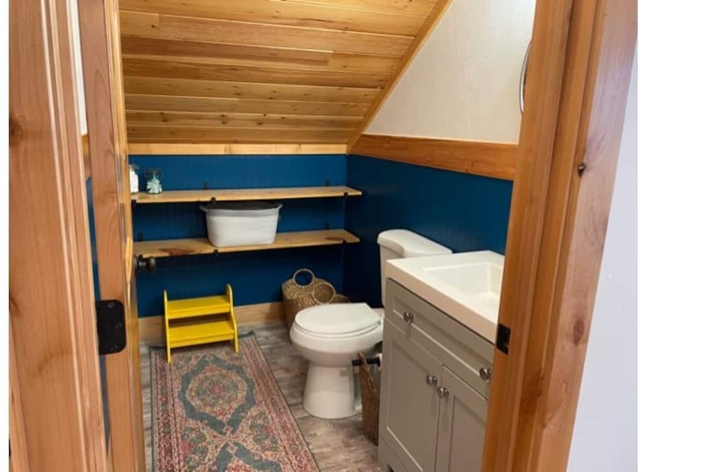 Photo of Bathroom in Lewistown