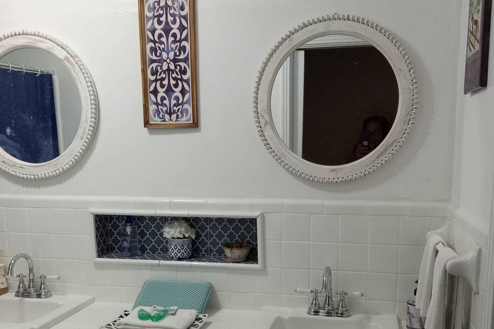 Photo of Bathroom in Michie