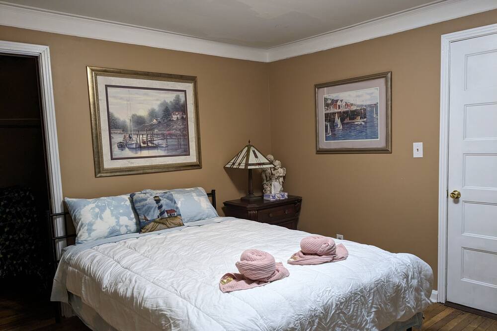 Photo of Bedroom in Michie