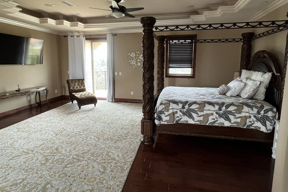 Photo of Bedroom in San Pasqual Valley