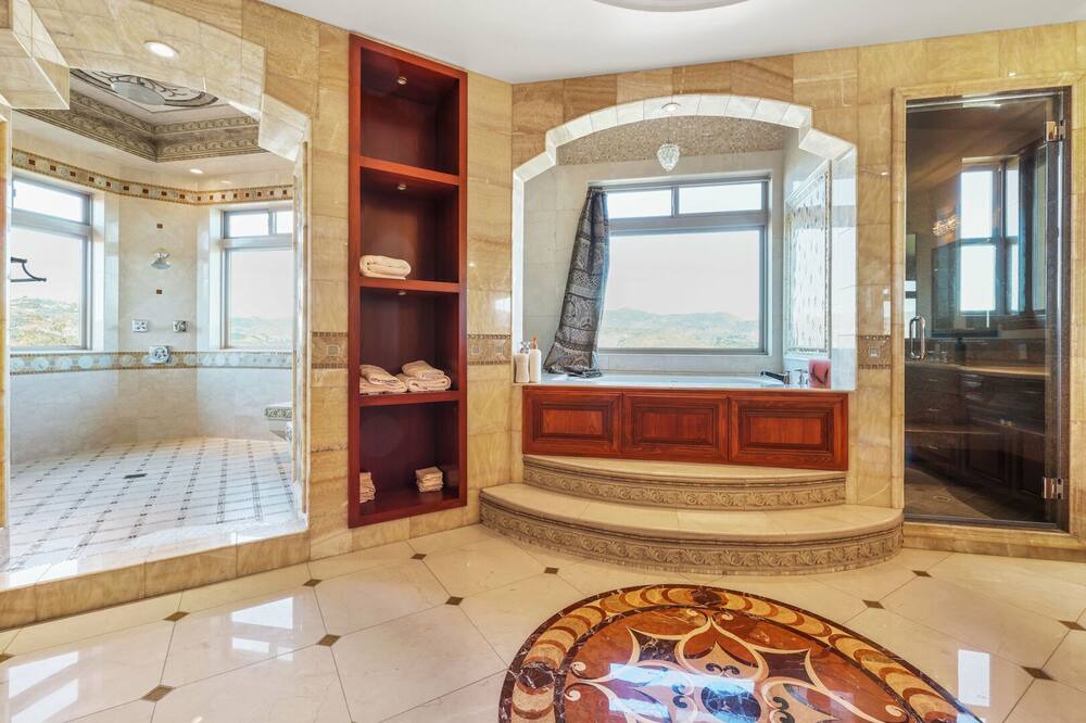 Photo of Bathroom in San Pasqual Valley