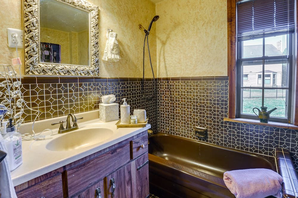 Photo of Bathroom in Livonia