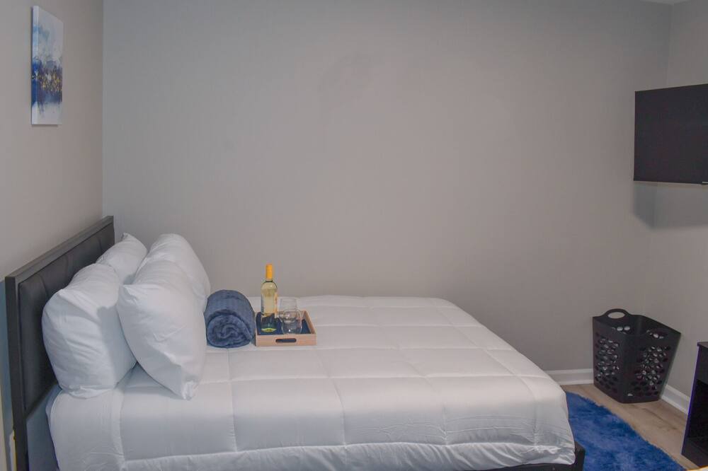 Photo of Bedroom in Goose Creek