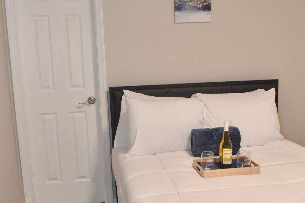 Photo of Bedroom in Goose Creek