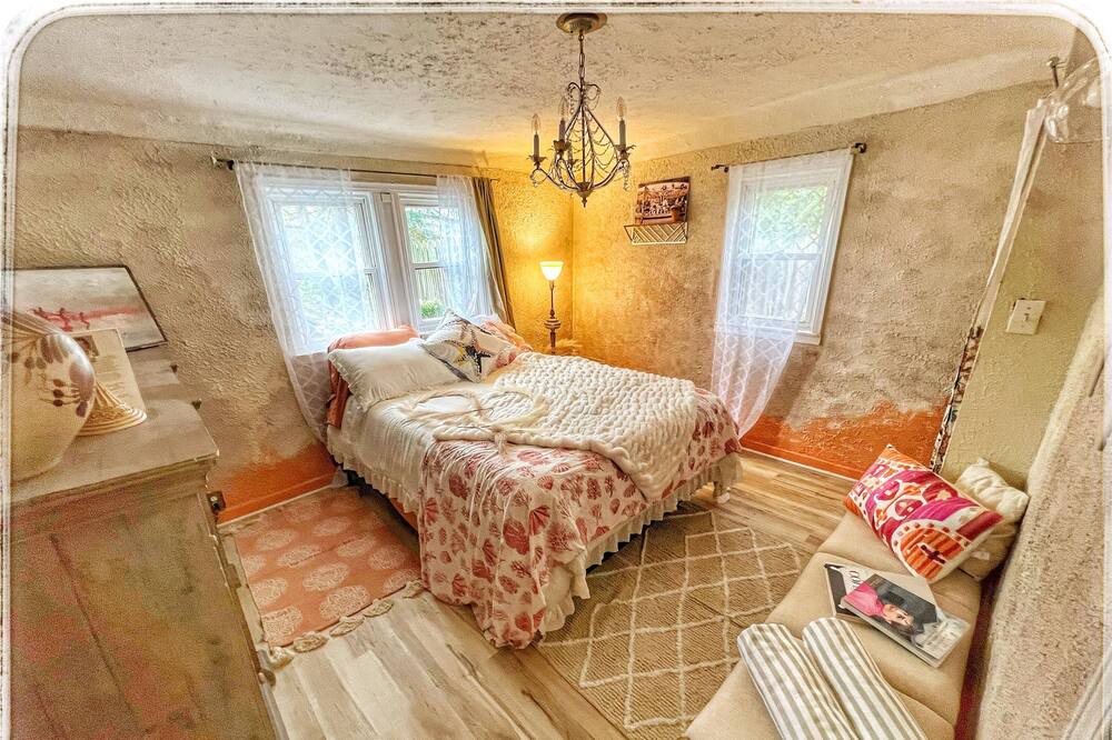 Photo of Bedroom in Lake Orion