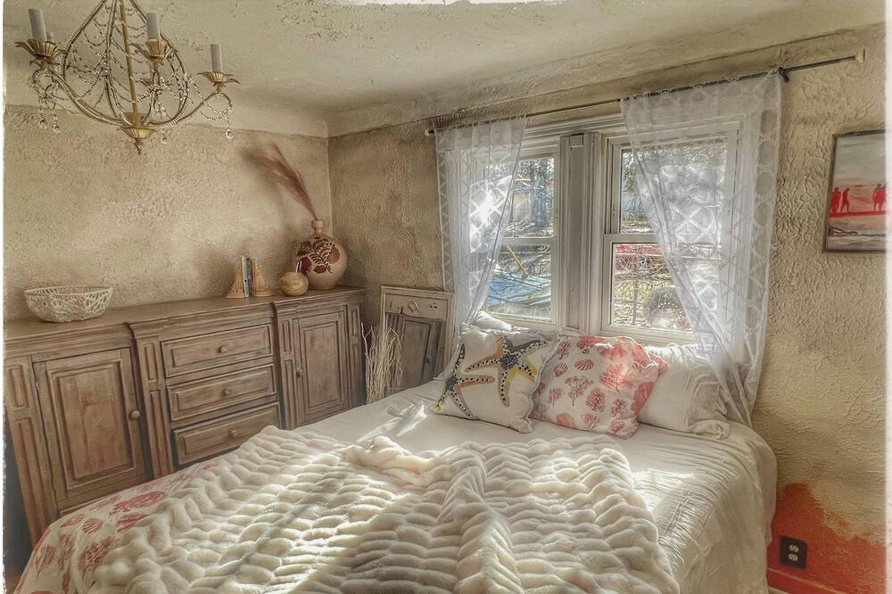 Photo of Bedroom in Lake Orion