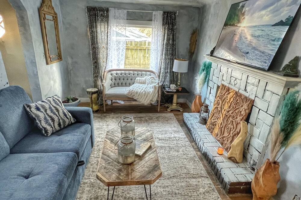 Photo of Livingroom in Lake Orion