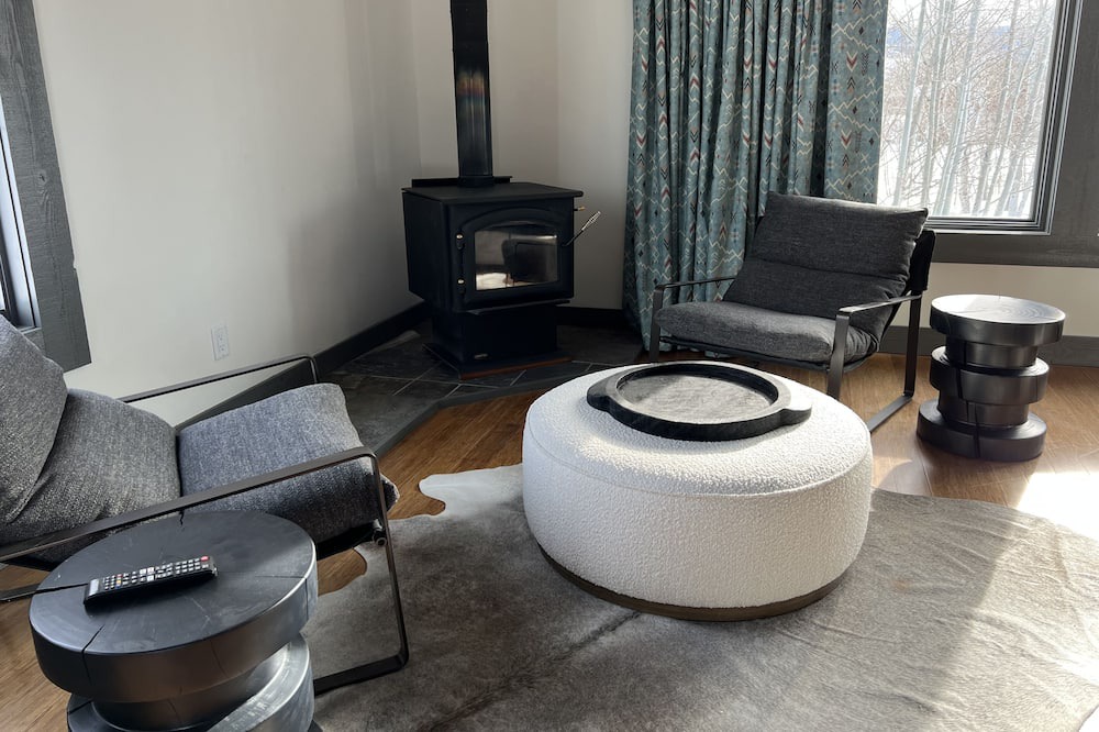 Photo of Livingroom in Victor