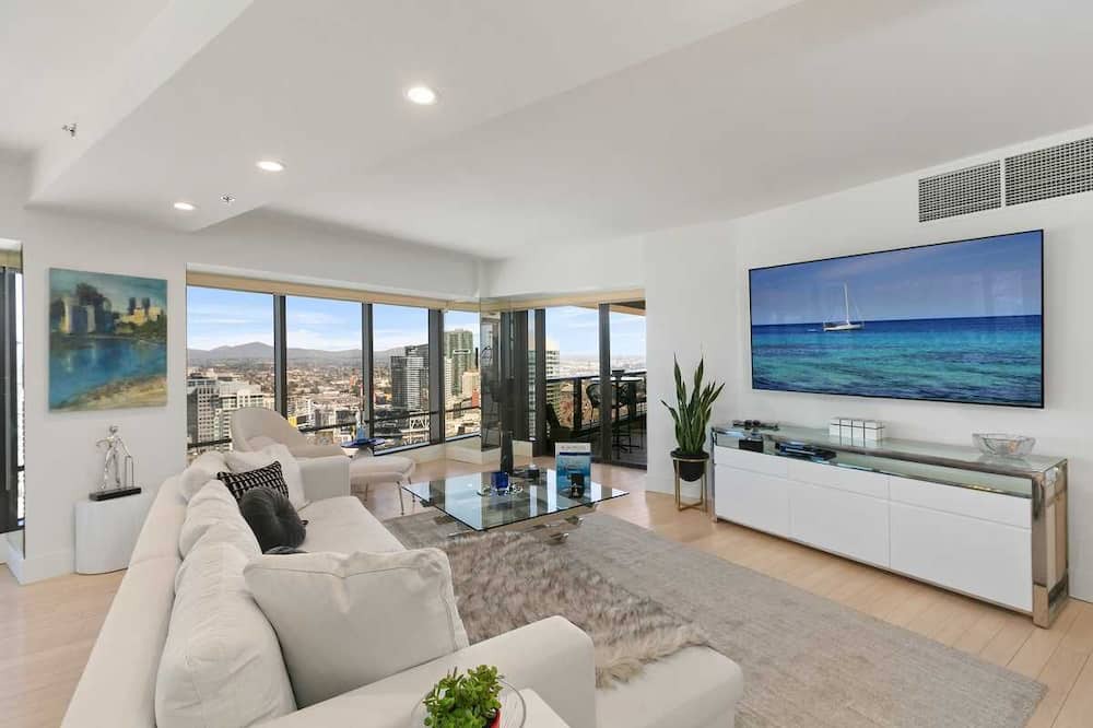 Photo of Livingroom in Pacific Terrace