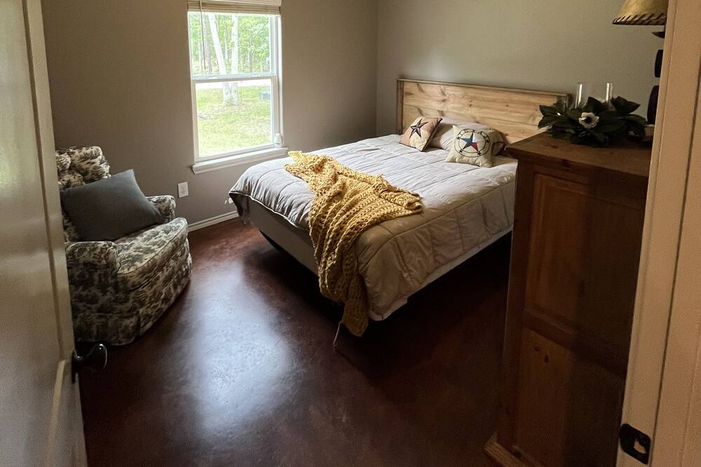 Photo of Bedroom in Brookeland