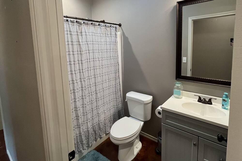 Photo of Bathroom in Brookeland