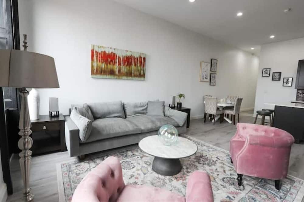 Photo of Livingroom in Downtown Historic District