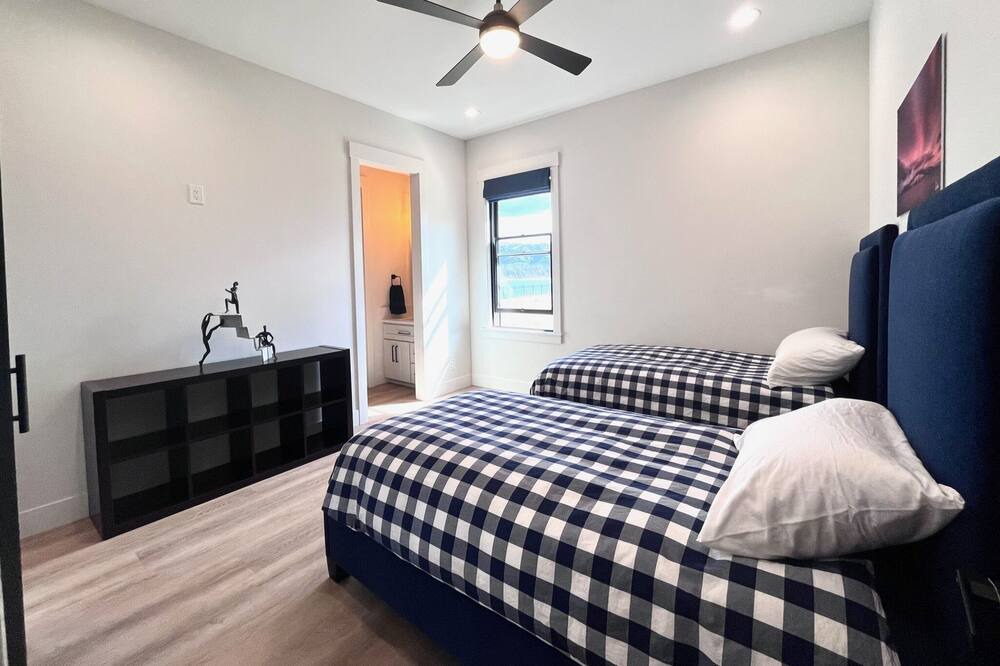 Photo of Bedroom in Sandpoint