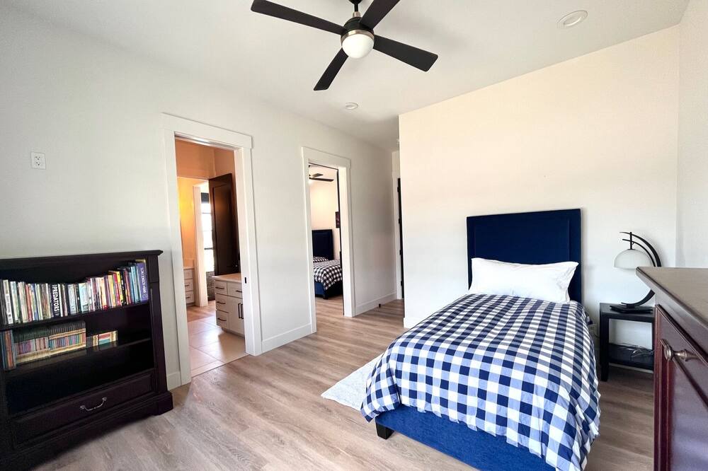 Photo of Bedroom in Sandpoint