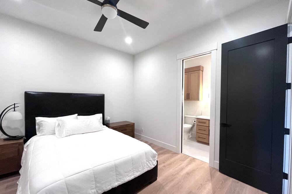 Photo of Bedroom in Sandpoint