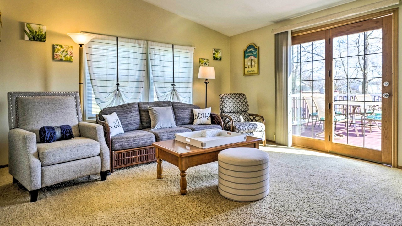 Photo of Livingroom in Russells Point