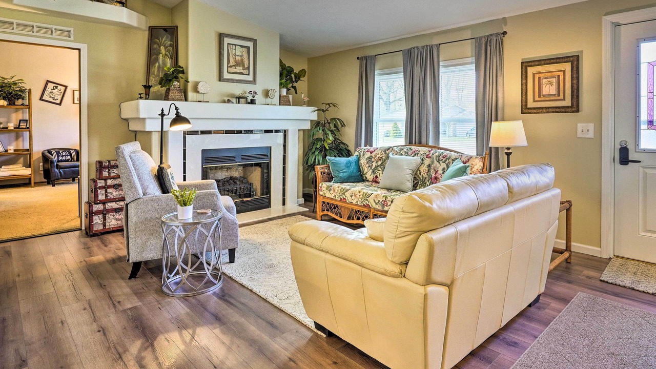 Photo of Livingroom in Russells Point