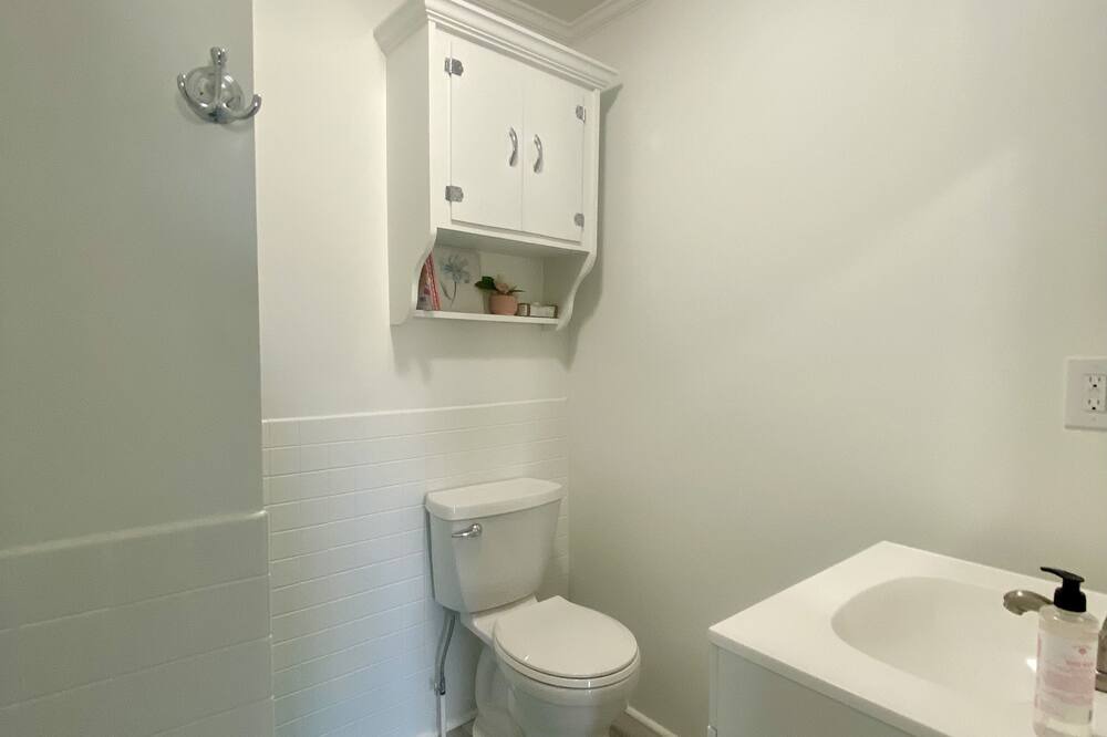 Photo of Bathroom in Midway