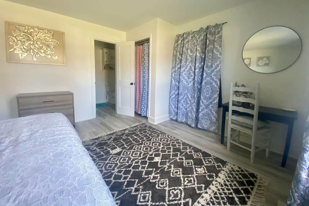 Photo of Bathroom in Midway