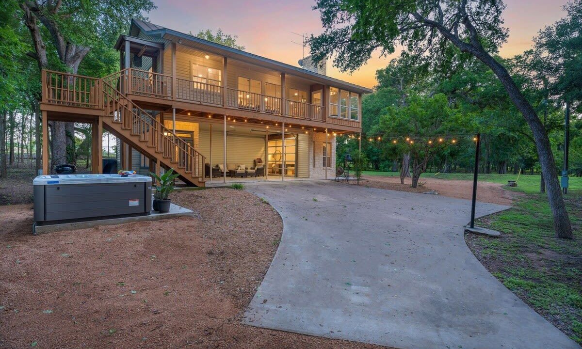 Photo of Outdoor in Stonewall