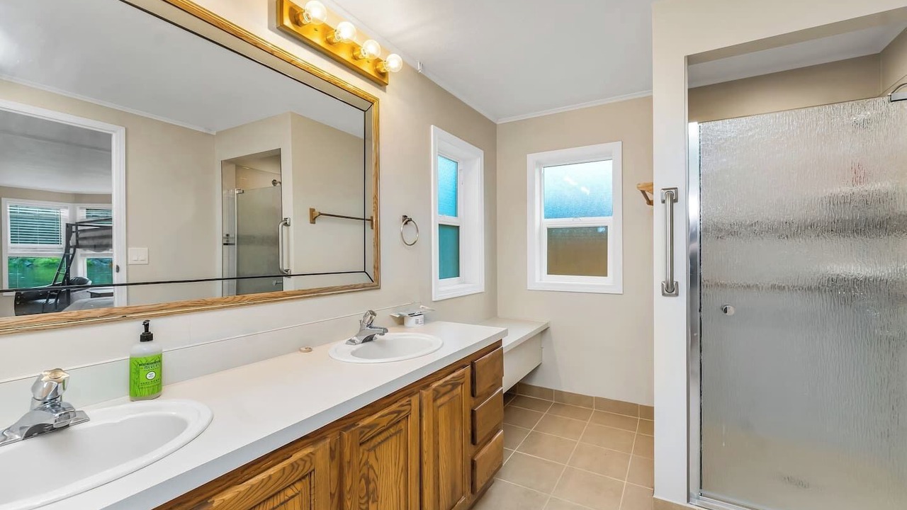 Photo of Bathroom in Cascade