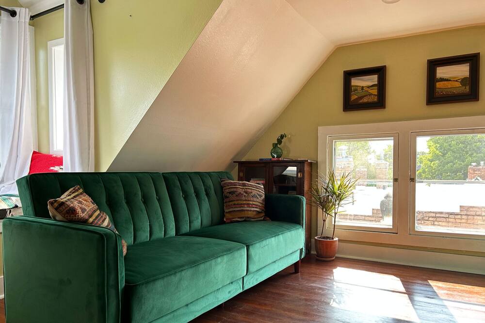 Photo of Livingroom in Riverfront