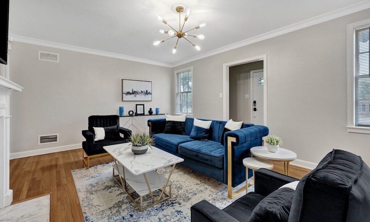 Photo of Livingroom in University District