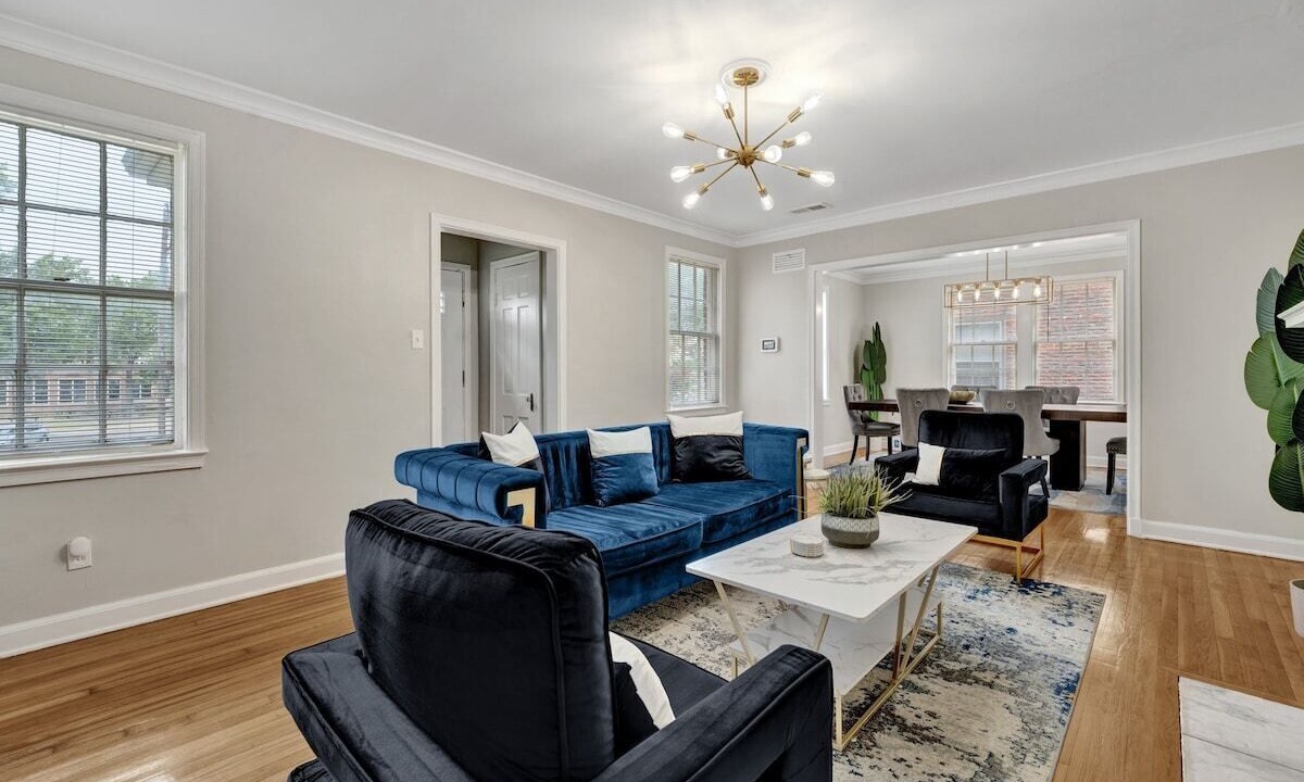 Photo of Livingroom in University District