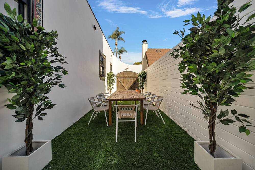 Photo of Outdoor in Beverly Grove
