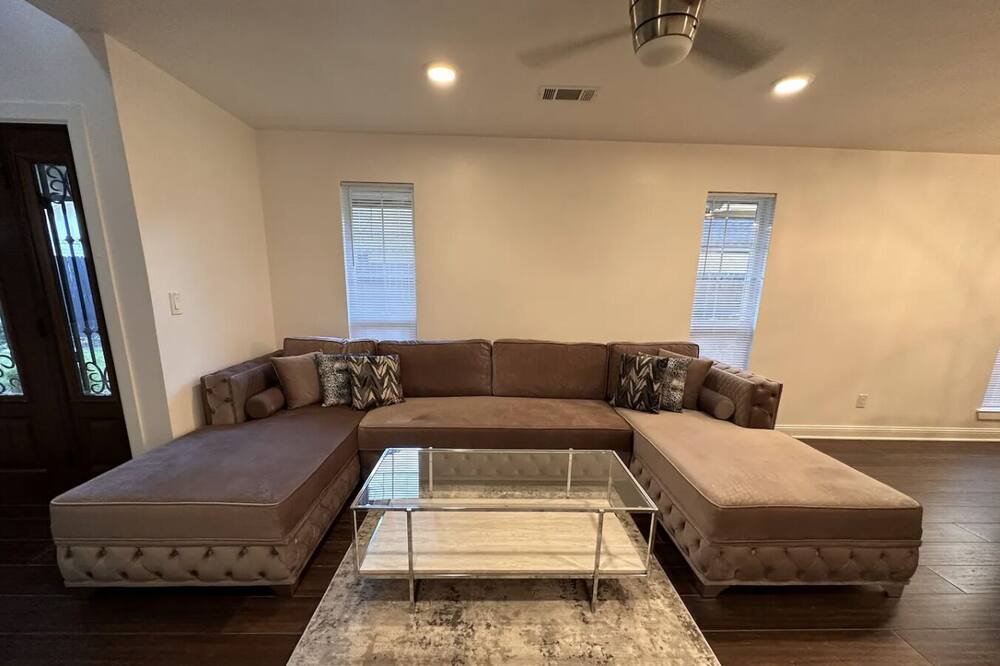 Photo of Livingroom in Briarforest