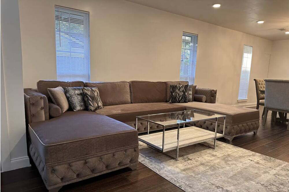 Photo of Livingroom in Briarforest