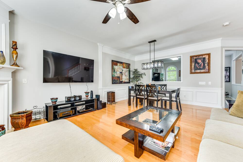 Photo of Livingroom in Ballantyne