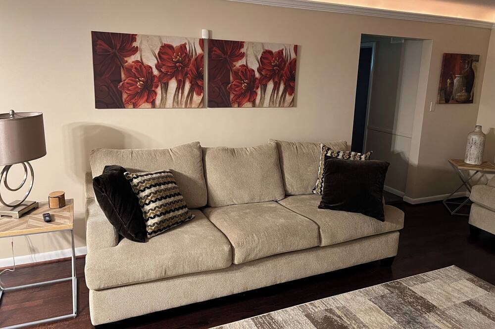 Photo of Livingroom in Southfield