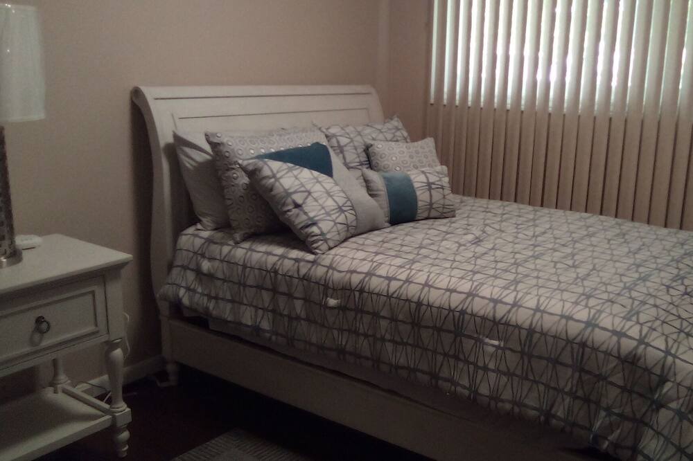Photo of Bedroom in Southfield