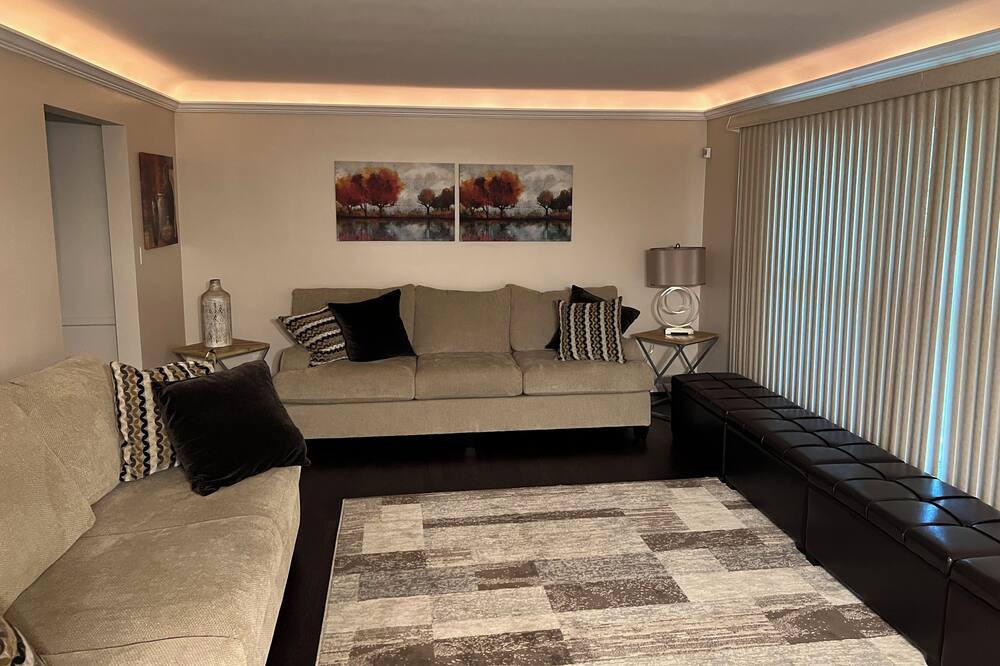 Photo of Livingroom in Southfield