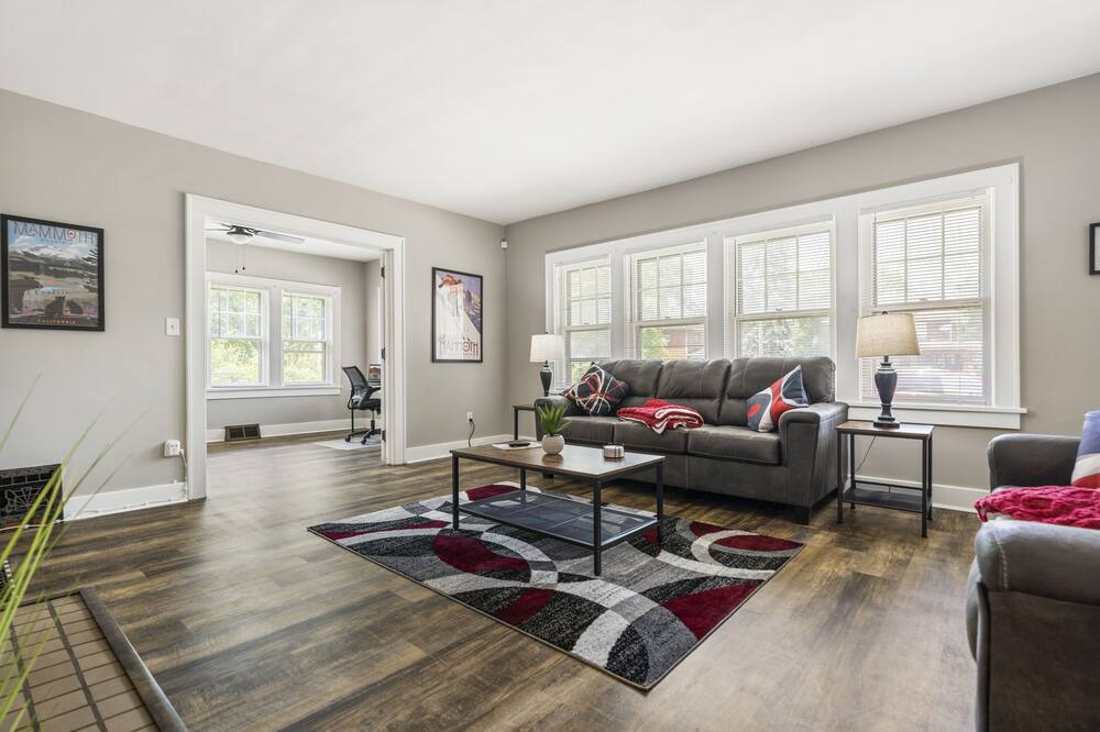 Photo of Livingroom in Canton