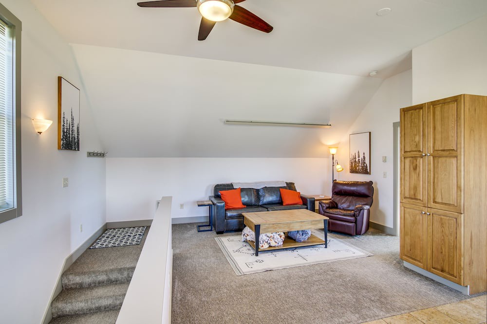 Photo of Livingroom in Valley West