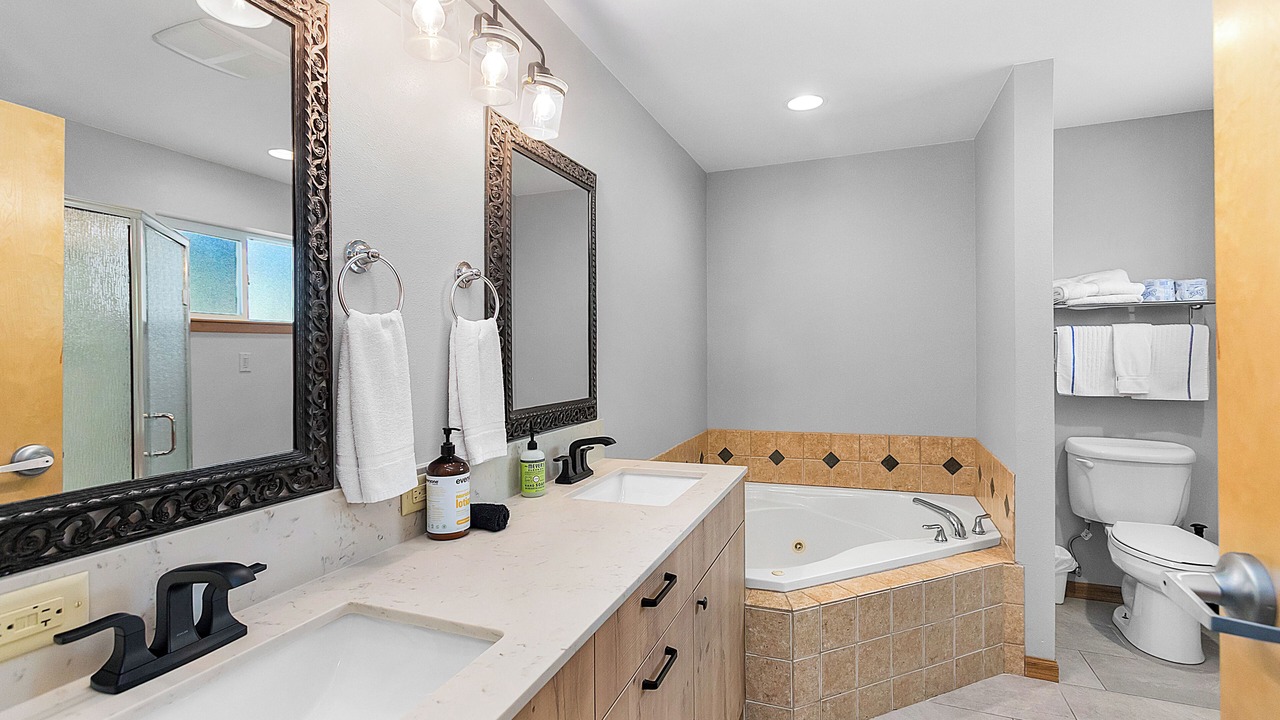 Photo of Bathroom in Downtown Leavenworth
