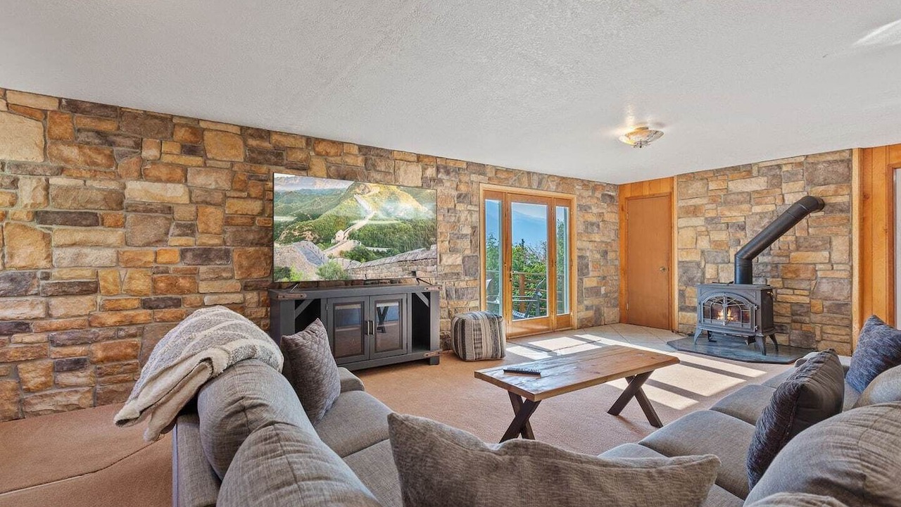 Photo of Livingroom in Bayview