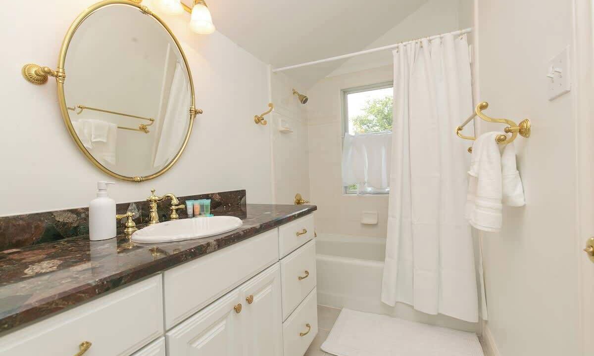 Photo of Bathroom in Spicewood