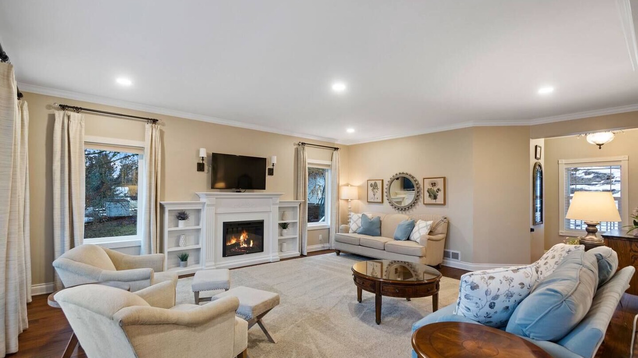 Photo of Livingroom in Bayview