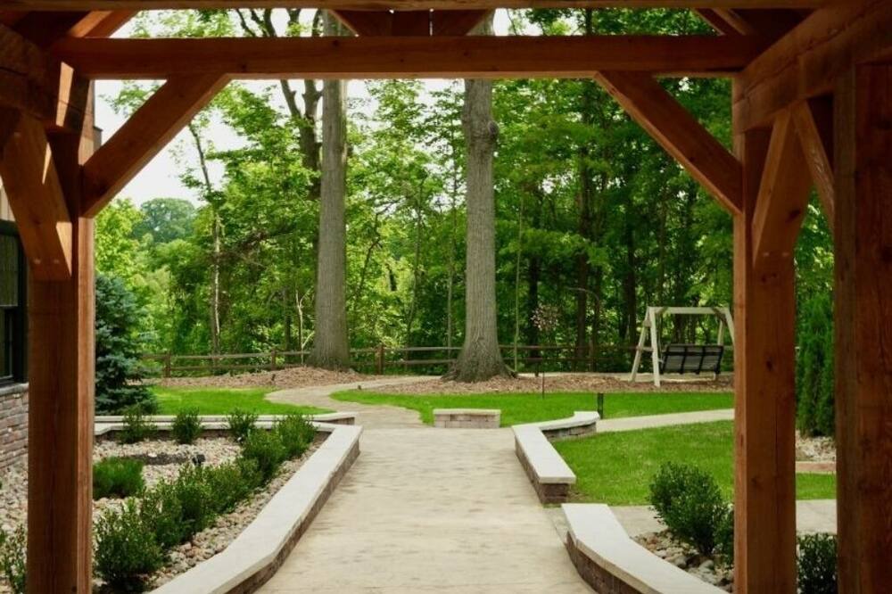 Photo of Outdoor in Willoughby Hills