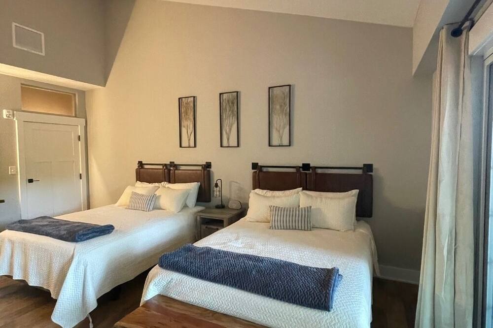 Photo of Bedroom in Willoughby Hills