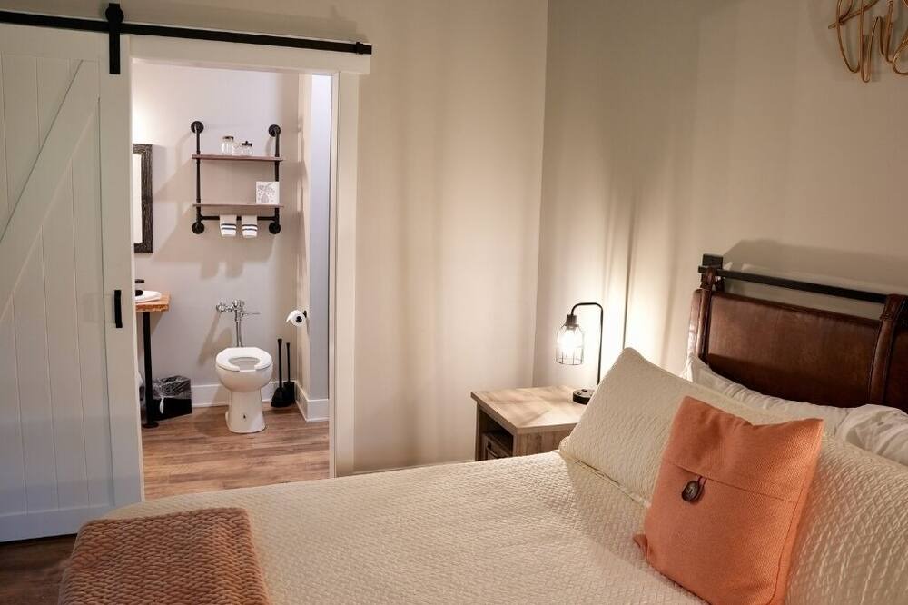 Photo of Bedroom in Willoughby Hills